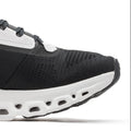 Women's On Cloudstratus 3 - Black/Frost